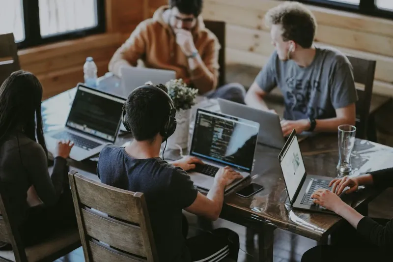Câu hỏi thường gặp về phần mềm quản lý bán hàng EBIZ